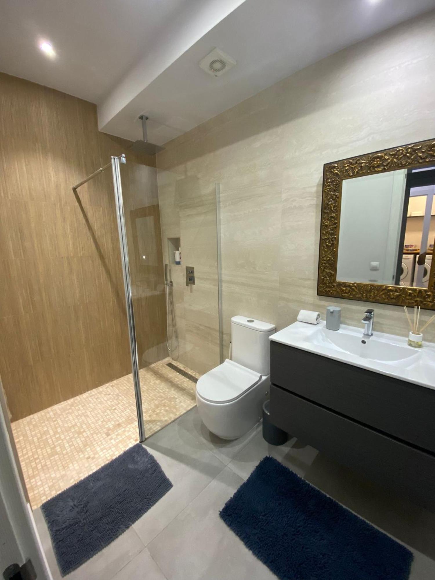 New! Renovated, Centrally Located, Private Entrance, Terrace Lejlighed Valencia Eksteriør billede